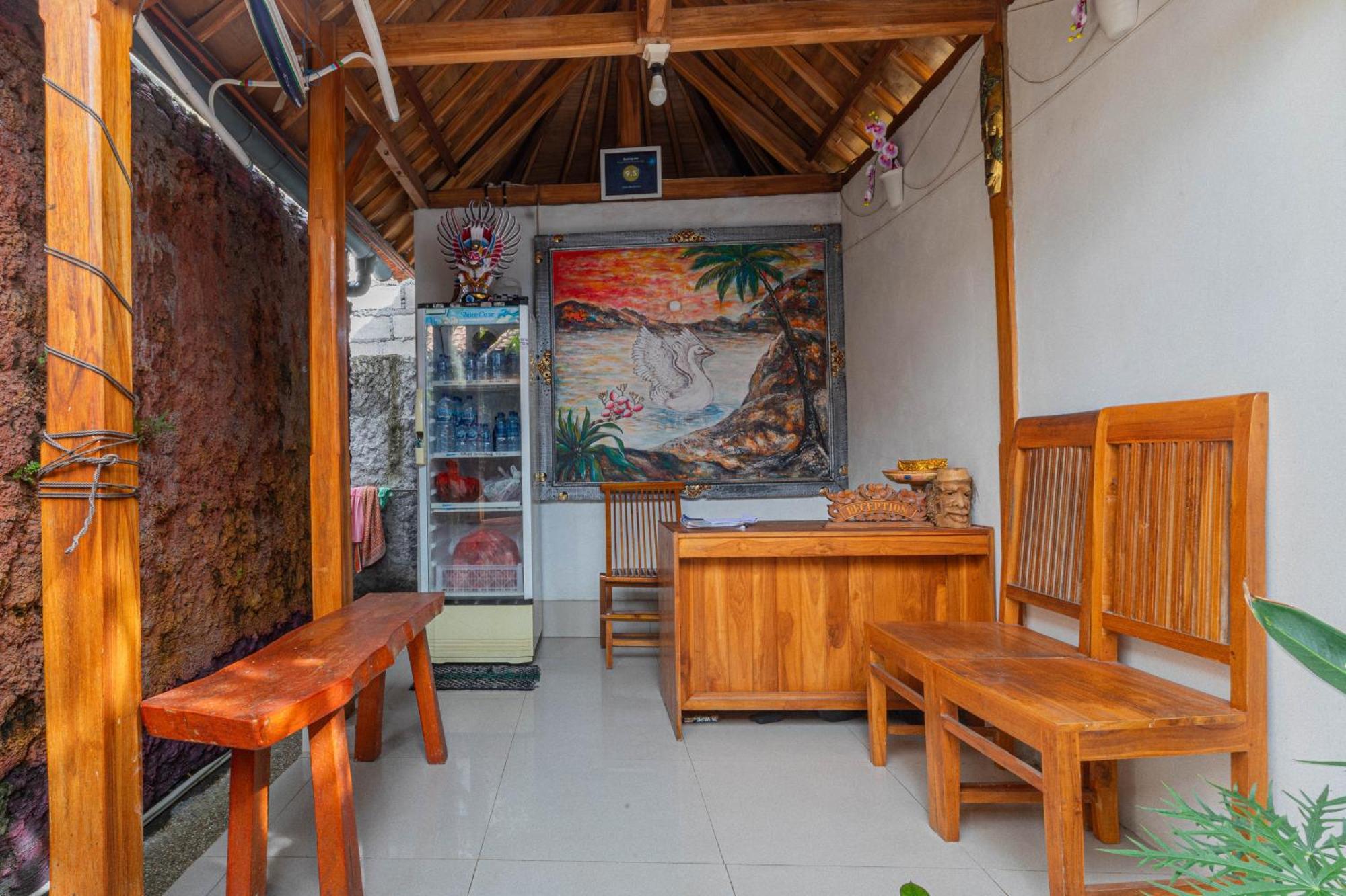 Swan Beach Inn Batununggul Buitenkant foto